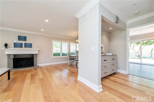 2214 Vista Hogar, Newport Beach CA: https://media.crmls.org/medias/cb47fd3b-9a17-488b-a333-e8c2767ee8d2.jpg