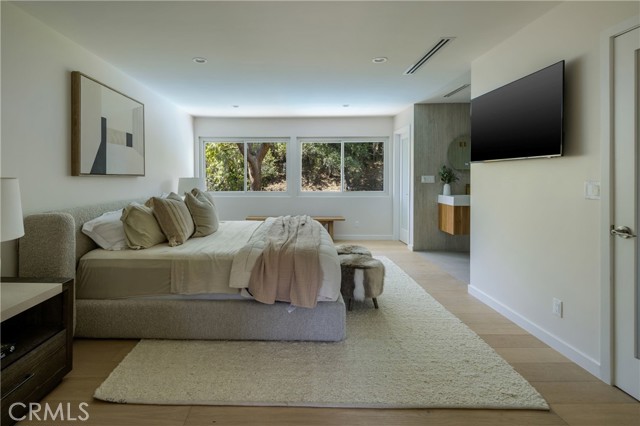 24208 Hatteras photo 7
