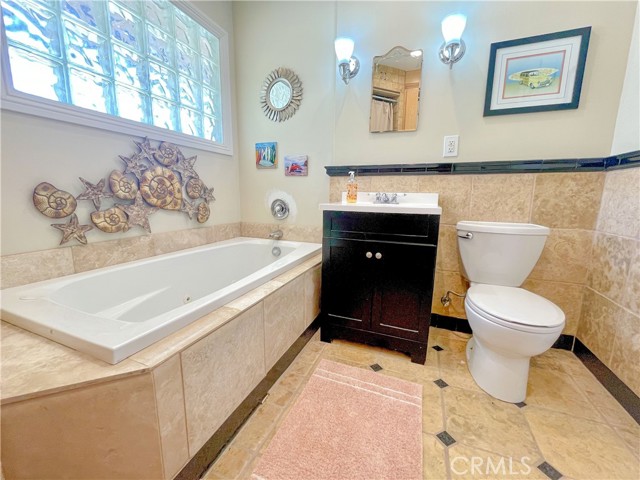 Detail Gallery Image 15 of 36 For 36042 32nd St, Palmdale,  CA 93550 - 5 Beds | 3 Baths