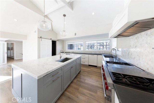 Detail Gallery Image 7 of 38 For 1820 Tahuna, Corona Del Mar,  CA 92625 - 5 Beds | 5 Baths