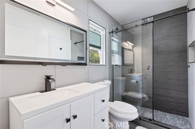 Detail Gallery Image 20 of 25 For 2215 E Avalon, Santa Ana,  CA 92705 - 3 Beds | 2 Baths