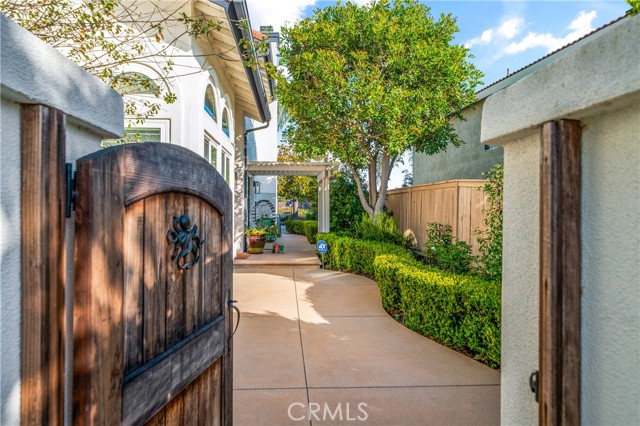 28332 Via Alfonse, Laguna Niguel CA: https://media.crmls.org/medias/cb4a7bca-1478-475b-977f-1b737e15df4f.jpg