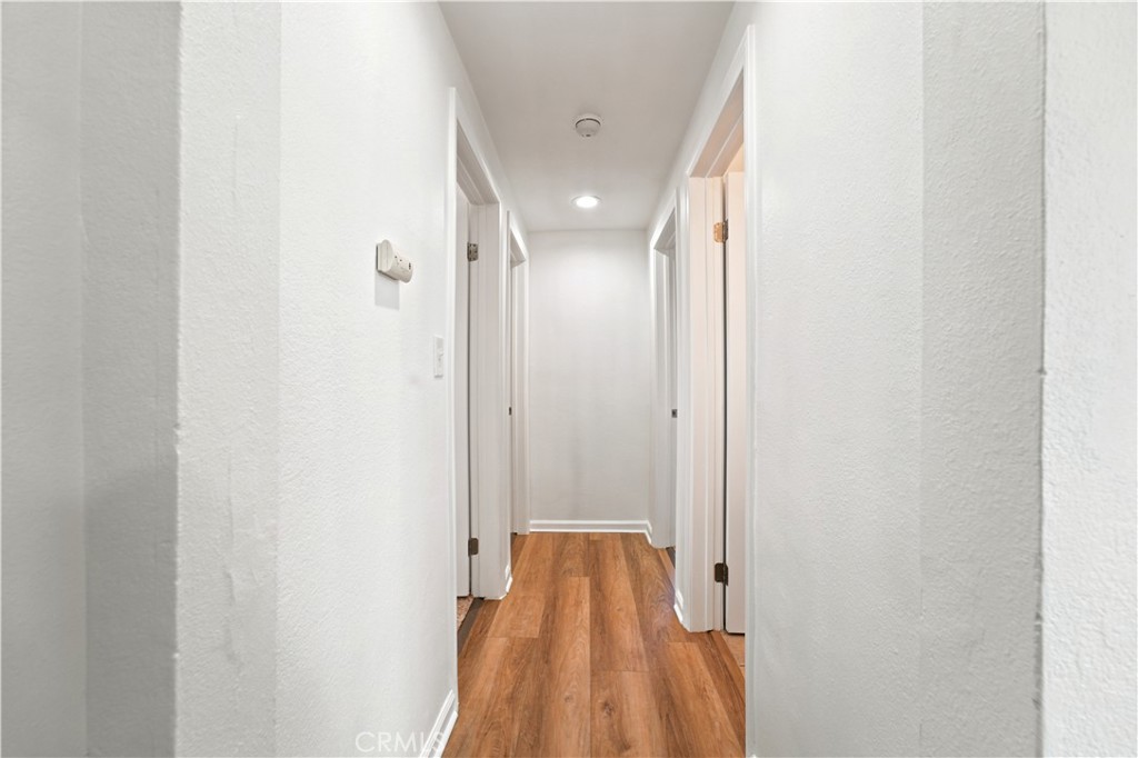 https://media.crmls.org/medias/cb4b3982-3299-4bd9-9b3f-7dd26428f4fa.jpg?preset=X-Large