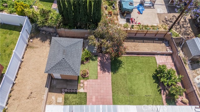 Detail Gallery Image 26 of 27 For 27852 Rosamond, Canyon Country,  CA 91351 - 4 Beds | 2 Baths