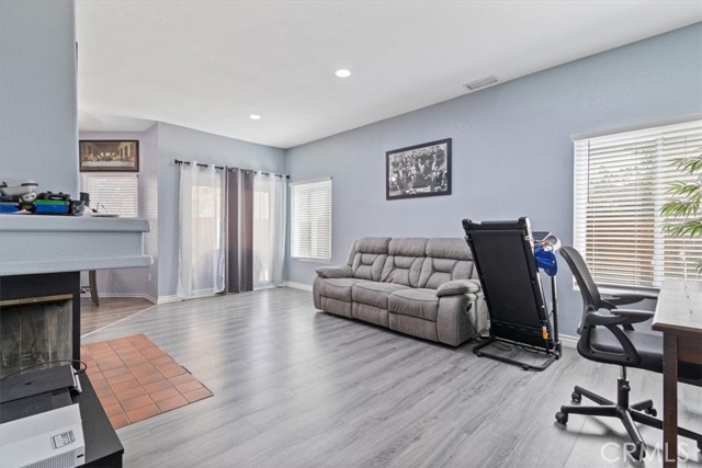 4023 Lexington Court, Palmdale CA: https://media.crmls.org/medias/cb4c0510-7e41-46ac-b46c-f575cad66e99.jpg
