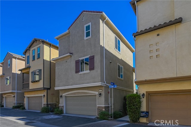 Detail Gallery Image 2 of 28 For 2882 Cedar Ln, Pomona,  CA 91767 - 3 Beds | 2/2 Baths