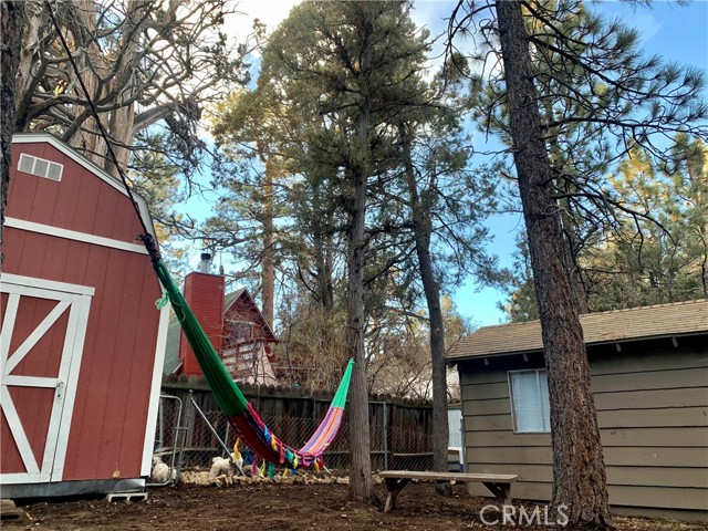 Detail Gallery Image 8 of 15 For 304 Highland, Sugarloaf,  CA 92386 - 2 Beds | 1 Baths