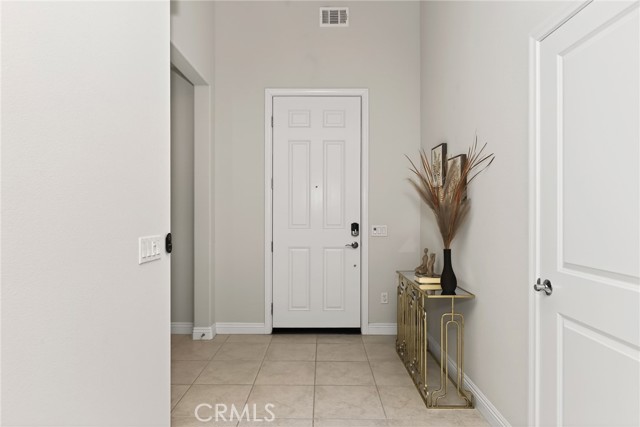 Detail Gallery Image 2 of 36 For 20506 Galloway Dr, Saugus,  CA 91350 - 3 Beds | 3 Baths