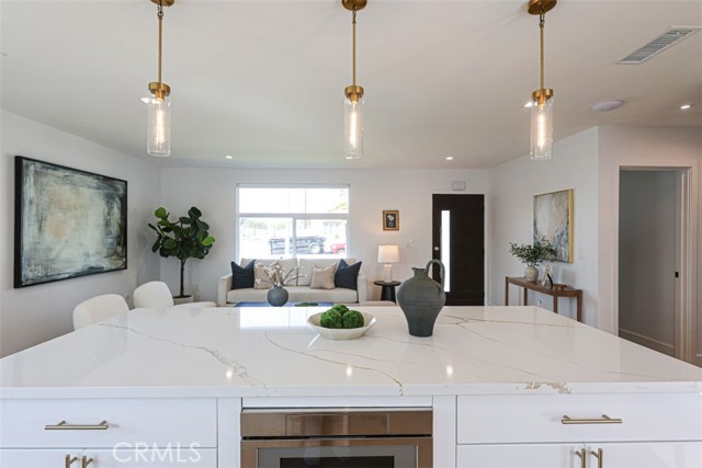 Detail Gallery Image 7 of 48 For 2700 183rd, Redondo Beach,  CA 90278 - 3 Beds | 2 Baths