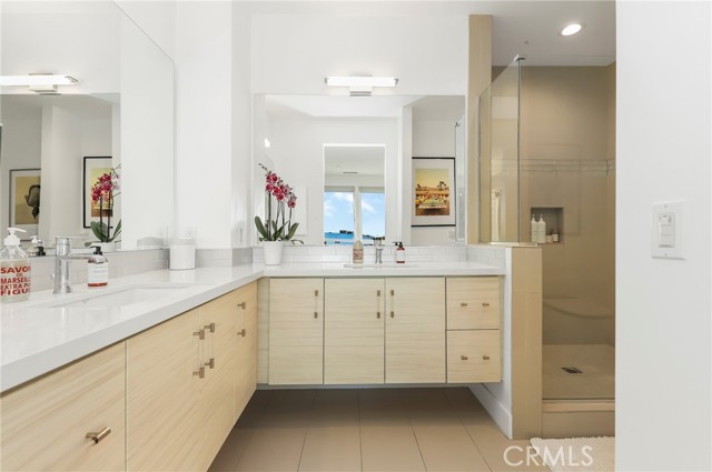 Detail Gallery Image 16 of 36 For 6072 W Studio Ct, Los Angeles,  CA 90038 - 3 Beds | 3/1 Baths