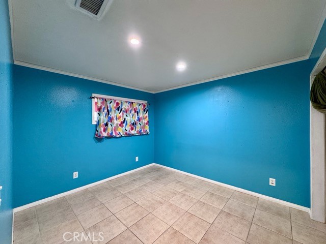 https://media.crmls.org/medias/cb4d20be-da78-474f-b2ec-a36d195ac6d6.jpg?preset=X-Large