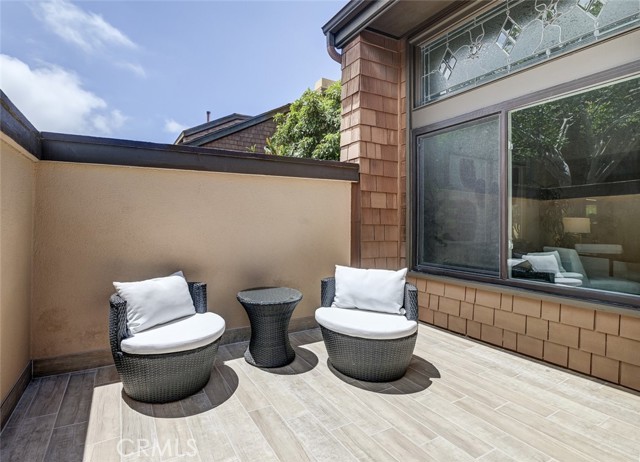 Detail Gallery Image 10 of 41 For 32 Canyon Island Dr, Newport Beach,  CA 92660 - 2 Beds | 2 Baths