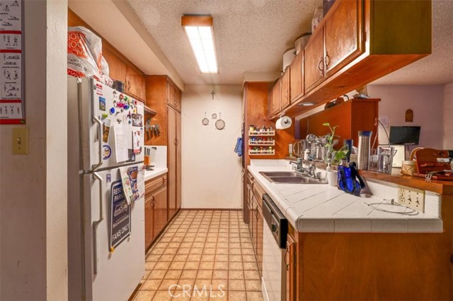 Detail Gallery Image 11 of 40 For 2026 E Santa Clara Ave #C3,  Santa Ana,  CA 92705 - 2 Beds | 2 Baths