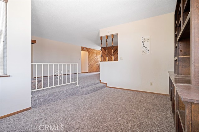5422 Golondrina Drive, San Bernardino CA: https://media.crmls.org/medias/cb4e21a1-c622-42b8-a571-4d41f0876432.jpg