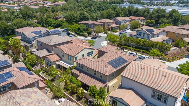 18 Goldenrod, Lake Forest CA: https://media.crmls.org/medias/cb4e63f6-5822-4725-b3f9-c4f06955f802.jpg