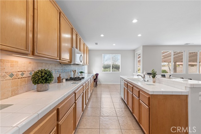 Detail Gallery Image 35 of 55 For 40729 Oakmont Ct, Palmdale,  CA 93551 - 4 Beds | 3 Baths