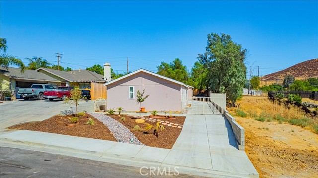 Detail Gallery Image 1 of 1 For 414 Granite St, Lake Elsinore,  CA 92530 - 3 Beds | 2 Baths