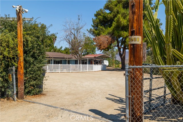 44718 Palm Avenue, Hemet CA: https://media.crmls.org/medias/cb4ede7c-bf83-4c1b-bacf-d385e33876fe.jpg