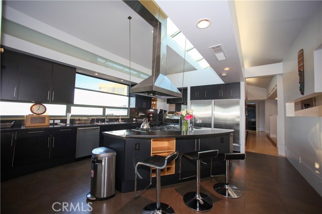 Detail Gallery Image 11 of 53 For 3807 Crest Rd, Rancho Palos Verdes,  CA 90275 - 5 Beds | 6/1 Baths