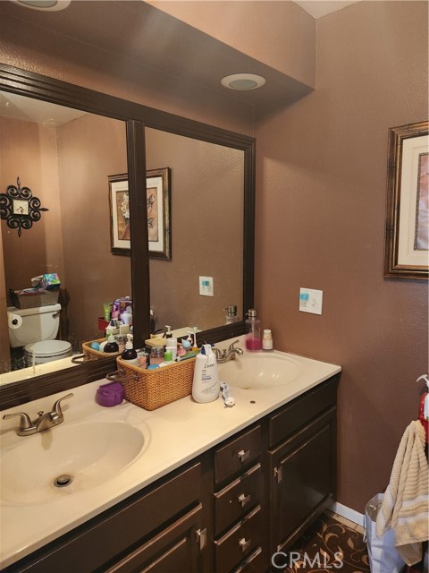 Detail Gallery Image 17 of 28 For 10945 Mountair Ave, Tujunga,  CA 91042 - 3 Beds | 2/1 Baths