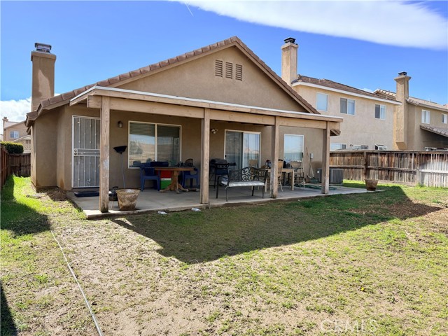 Detail Gallery Image 3 of 19 For 13640 Summit View St, Hesperia,  CA 92344 - 3 Beds | 2 Baths