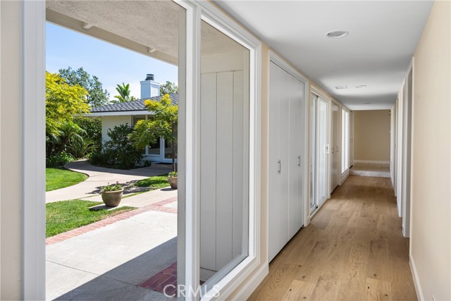 2815 Blue Water Drive, Corona del Mar CA: https://media.crmls.org/medias/cb51e1d4-7ee4-4f0b-9e26-f17ea5db9ef4.jpg