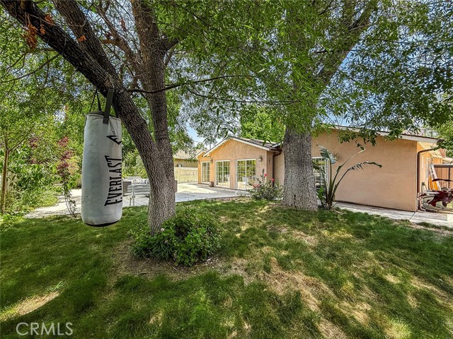 24017 Sylvan Street, Woodland Hills CA: https://media.crmls.org/medias/cb5285d7-c00f-40d1-9b74-0d56d7a7f6c0.jpg