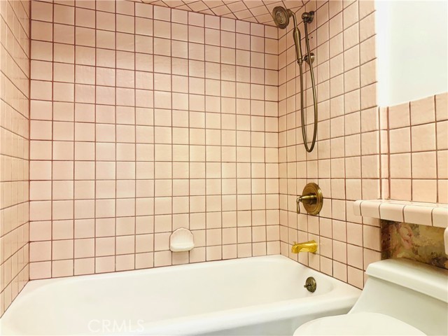 Image 9 of 26 For 6149 Whitewood Ave
