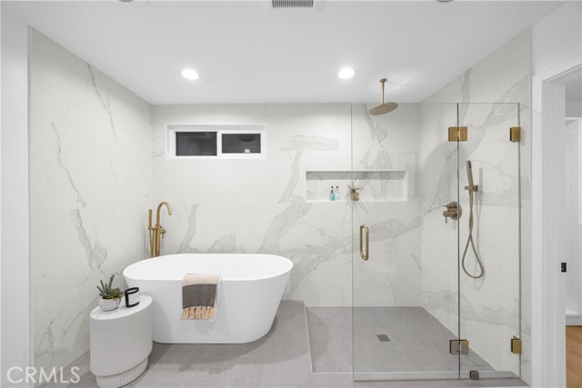 Detail Gallery Image 19 of 33 For 20942 Queens Park, Huntington Beach,  CA 92646 - 5 Beds | 3 Baths