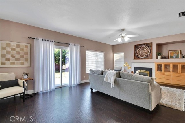 1882 Hunji Drive, Yuba City CA: https://media.crmls.org/medias/cb546a62-8e79-4d7e-a7e8-e9cf824ebad4.jpg