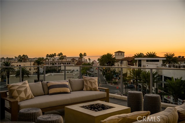 414 Main St., Huntington Beach CA: https://media.crmls.org/medias/cb5649bd-ff6d-4d93-8812-d2c069afcc8d.jpg
