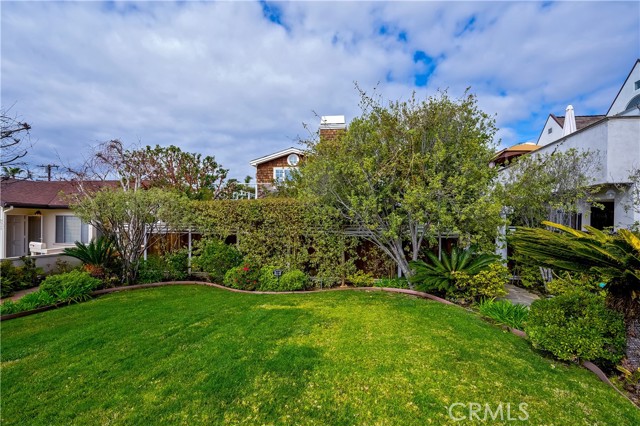 Detail Gallery Image 4 of 45 For 334 Locust St #2,  Laguna Beach,  CA 92651 - 3 Beds | 2/1 Baths