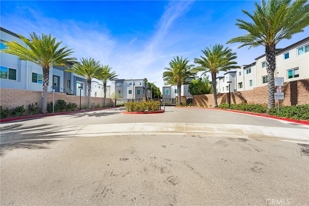 14033 Zirconia Ln #3