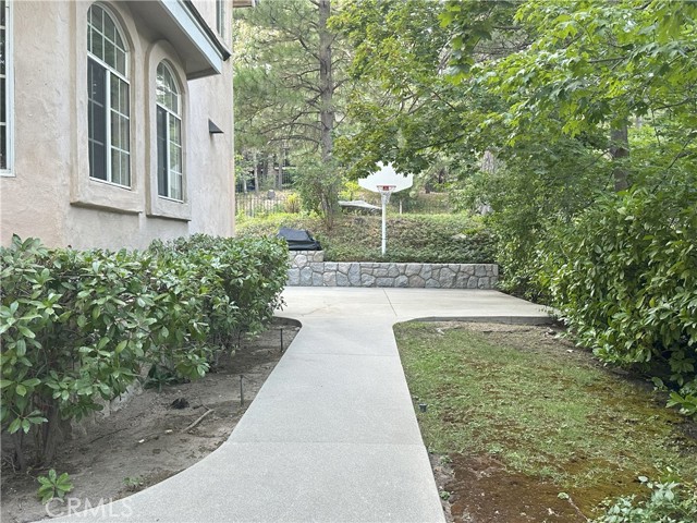 Detail Gallery Image 5 of 39 For 27442 Meadow Bay Dr, Lake Arrowhead,  CA 92352 - 4 Beds | 3/1 Baths