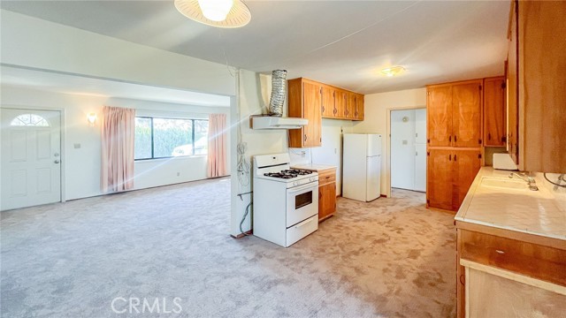 Detail Gallery Image 3 of 31 For 7411 Joshua Ln, Yucca Valley,  CA 92284 - 6 Beds | 2 Baths