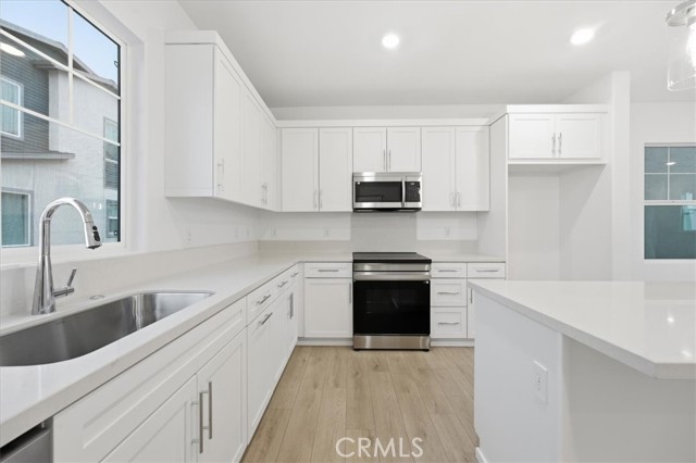 Detail Gallery Image 10 of 28 For 2520 Bombay St, South El Monte,  CA 91733 - 4 Beds | 3/1 Baths