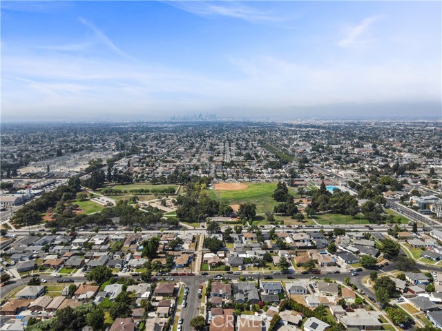 10443 E Zamora Avenue, Los Angeles CA: https://media.crmls.org/medias/cb5a4ccf-4fab-4482-aa36-a59a3d77bad7.jpg