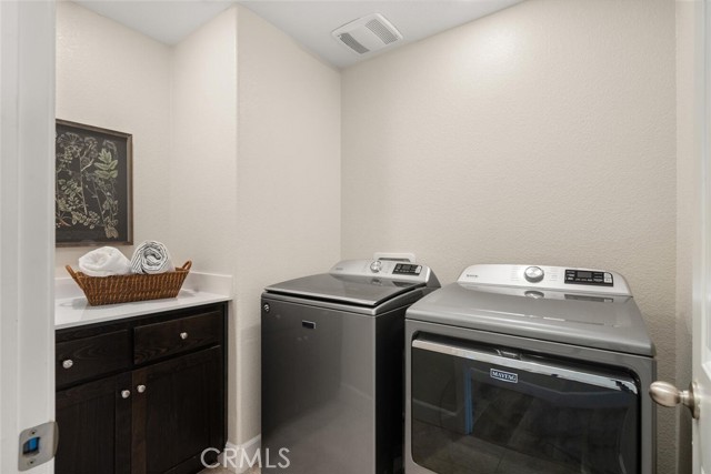 27 Bentwater loop, Chico CA: https://media.crmls.org/medias/cb5b4574-8dfa-4569-8012-d20e0d0924be.jpg
