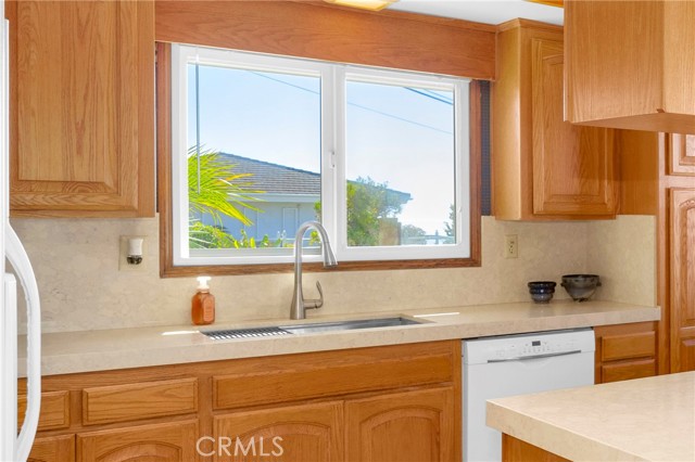 405 Avenida Salvador, San Clemente CA: https://media.crmls.org/medias/cb5b89dc-4bf3-4d1f-a1ca-75c4f17280c7.jpg
