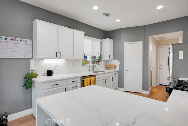 20022 Satsuma, Saugus CA: https://media.crmls.org/medias/cb5b8eca-c164-4791-af18-42367ed49da7.jpg