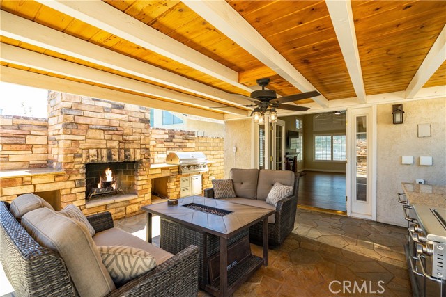 1609 Silvia Avenue, Lancaster CA: https://media.crmls.org/medias/cb5c64f8-6299-46f2-bdcd-57d42b28f445.jpg