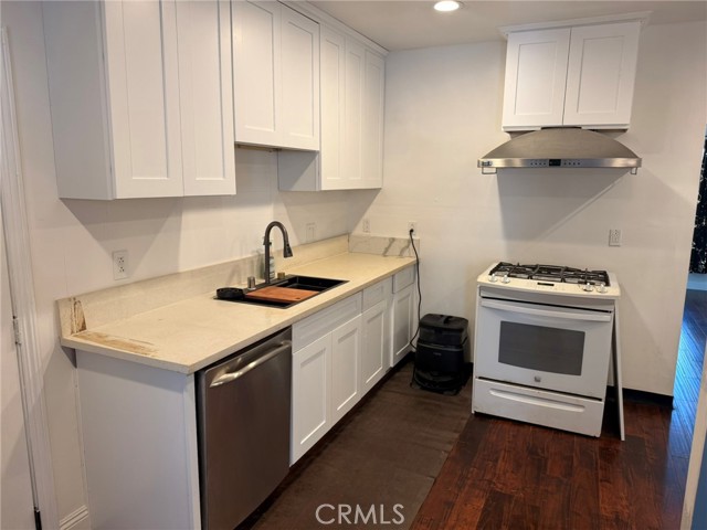 251 E Colorado Boulevard, Arcadia CA: https://media.crmls.org/medias/cb5d51dd-1561-45cc-84e8-e1c271982597.jpg