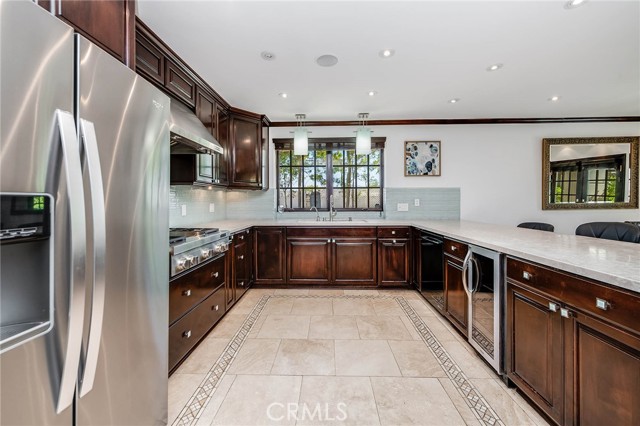 15464 Duomo Via Street, Bel Air CA: https://media.crmls.org/medias/cb5d701d-79cd-455b-90c3-1f905e549aaf.jpg