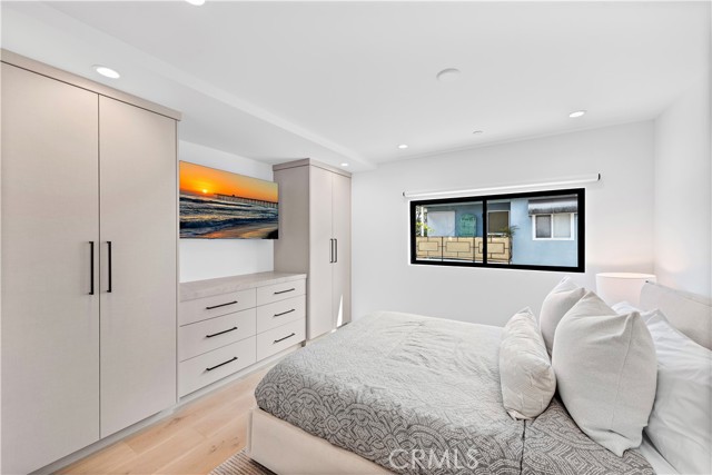 Detail Gallery Image 20 of 25 For 322 1/2 Iris Ave, Corona Del Mar,  CA 92625 - 2 Beds | 2 Baths