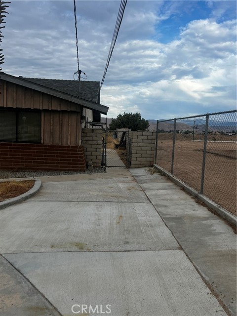Detail Gallery Image 4 of 36 For 7795 E Ave, Hesperia,  CA 92345 - 4 Beds | 2/1 Baths