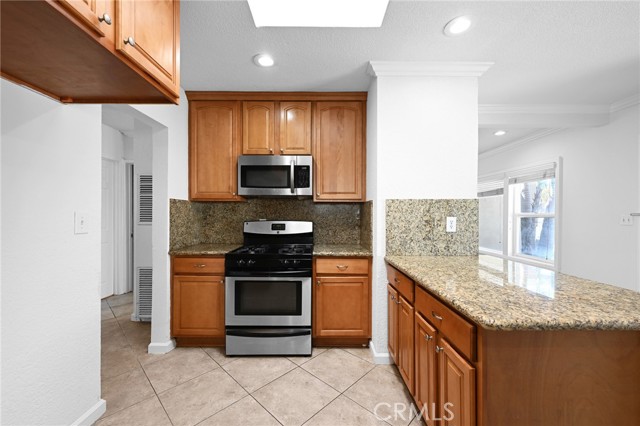 Detail Gallery Image 9 of 53 For 426 Grant St, Oceanside,  CA 92054 - 8 Beds | 6 Baths