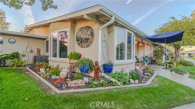 Detail Gallery Image 4 of 20 For 1621 Interlachen 265f,  Seal Beach,  CA 90740 - 2 Beds | 2 Baths