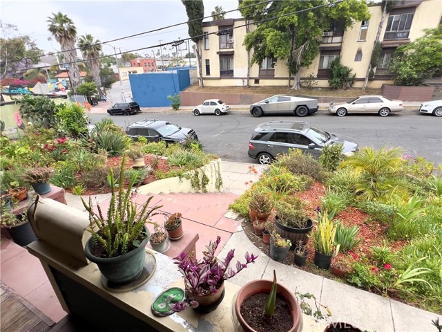 1830 Roosevelt Avenue, Los Angeles, California 90006, 3 Bedrooms Bedrooms, ,1 BathroomBathrooms,Single Family Residence,For Sale,Roosevelt,DW24113842