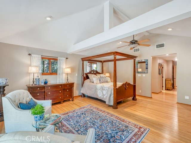 10335 Sylvia Avenue, Porter Ranch CA: https://media.crmls.org/medias/cb605958-937d-4c51-81f5-0814ac00a845.jpg