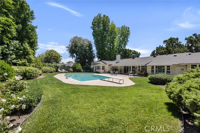 Detail Gallery Image 6 of 50 For 19439 Mayall St, Northridge,  CA 91324 - 4 Beds | 4 Baths